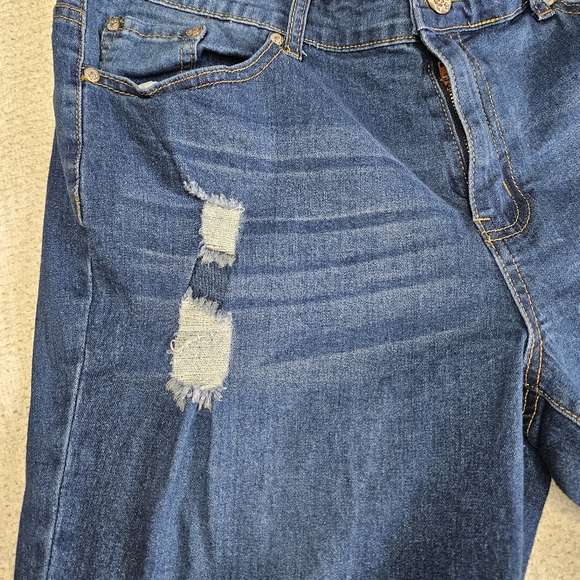 Diverso Jean Shorts Size 16W Plus Size Medium Wash Denim - Picture 2 of 16